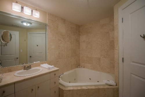 Sea Breeze 504 Deluxe - Two Bedroom Apartment image 12